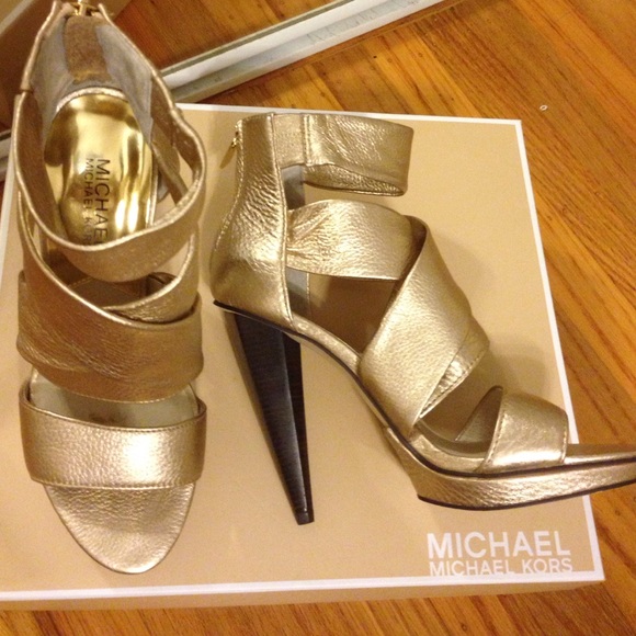 Michael Kors - Picture 4 of 4